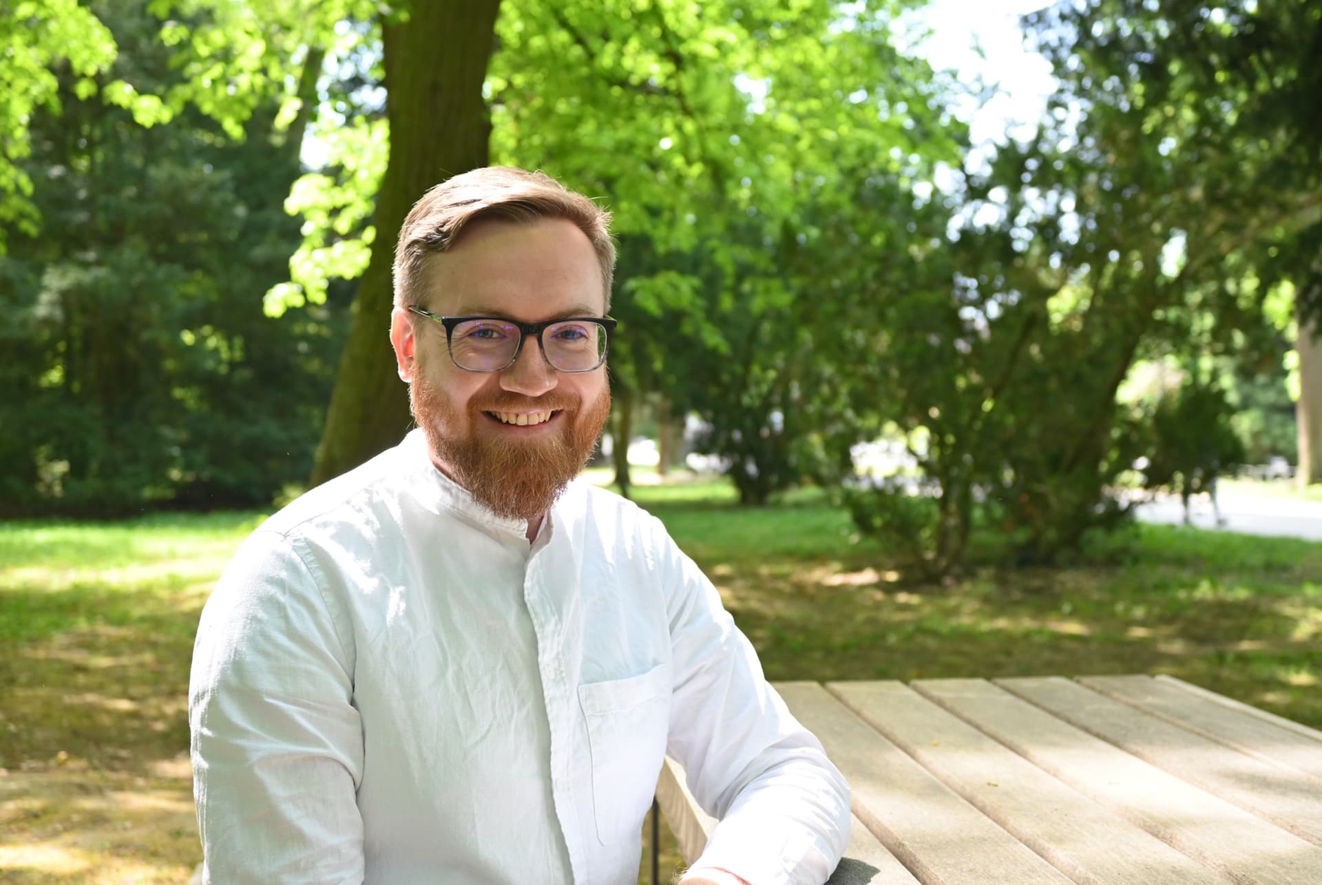 Bernhard Kapfer, psychotherapist under supervision, in park